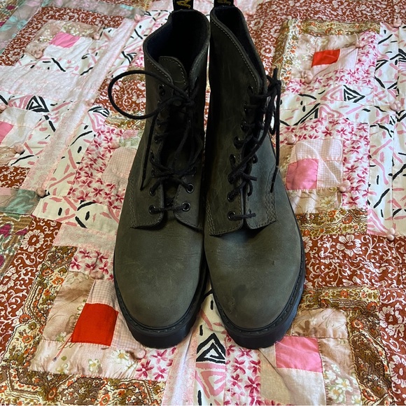 Dr. Martens Shriver HI Olive Green Lace-Up Combat Boots Women’s 9 - Picture 6 of 7